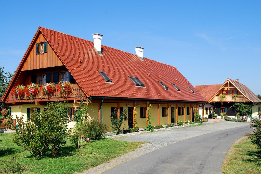 Weingut Winzerzimmer Rothschaedl Leutschach Eksteriør billede